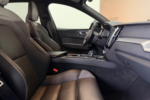 2021 Volvo XC60 z przebiegiem 80 000 km