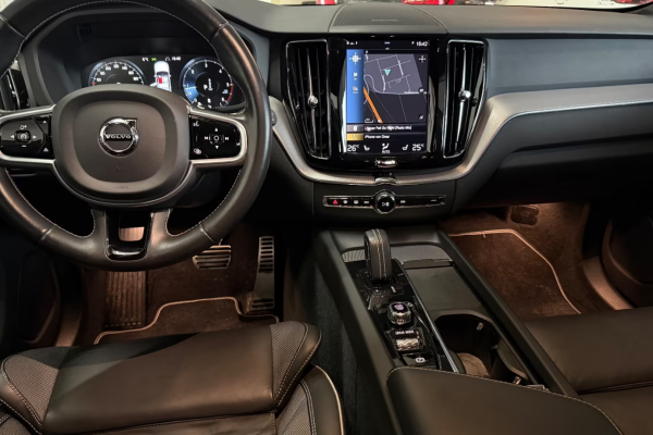 2021 Volvo XC60 z przebiegiem 80 000 km