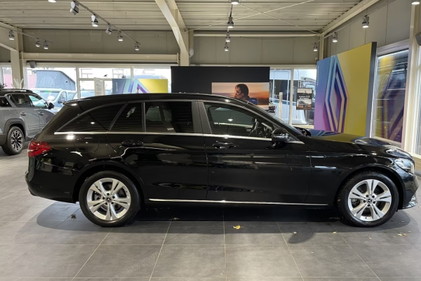 2019 Mercedes-Benz C-Class z przebiegiem 93 000 km