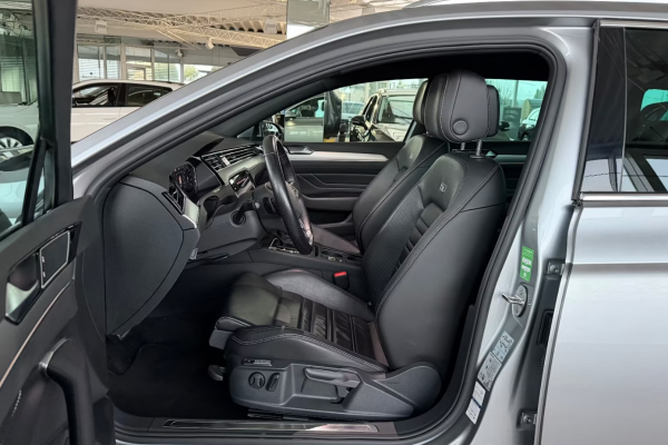 2022 Volkswagen Passat z przebiegiem 114 000 km
